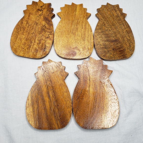 Carved Wood Hawaii Pineapple Coasters and Holder - Picture 6 of 8